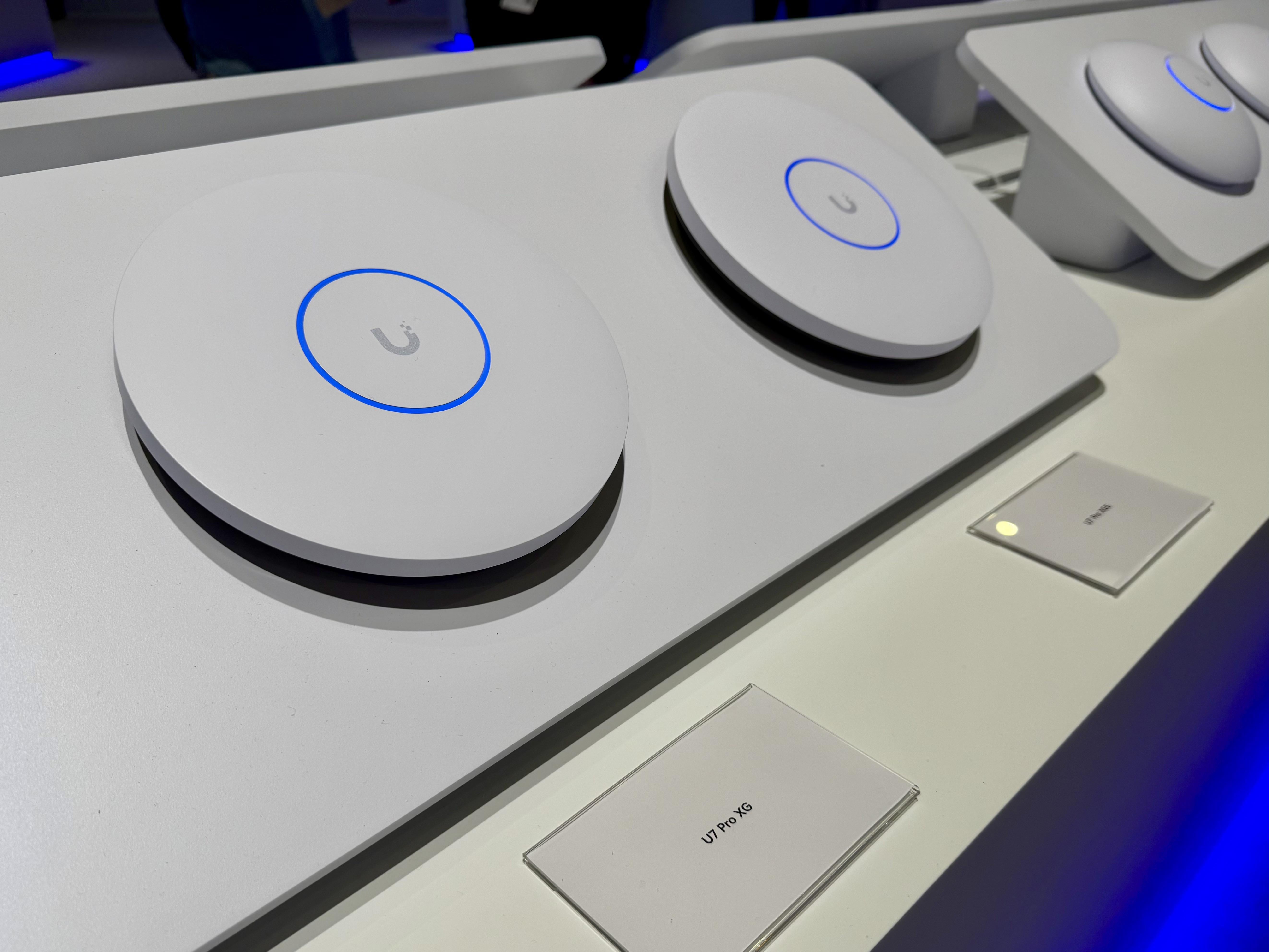 Ubiquiti - Wireless access point - U7-Pro-XG Ceiling-mounted 6-st